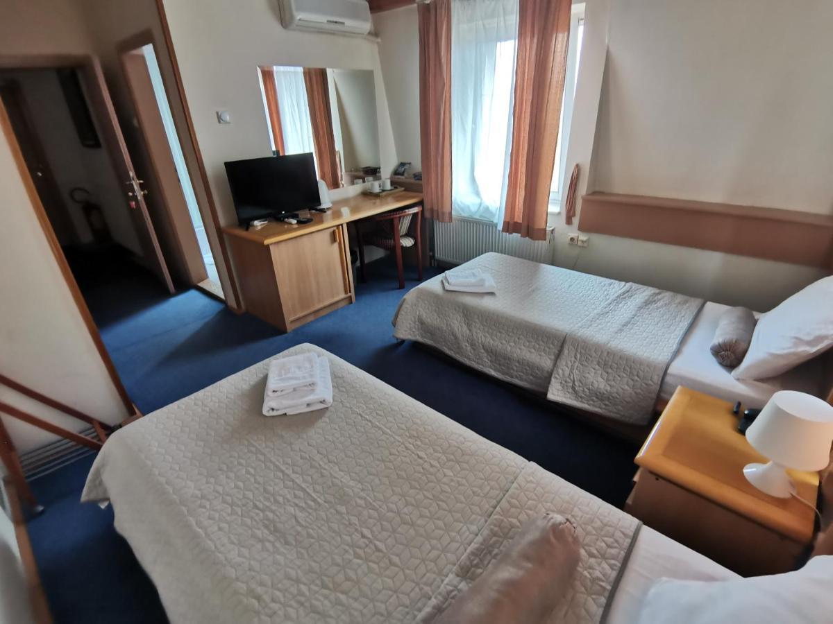 Garni Hotel Panorama Lux Nis Ngoại thất bức ảnh